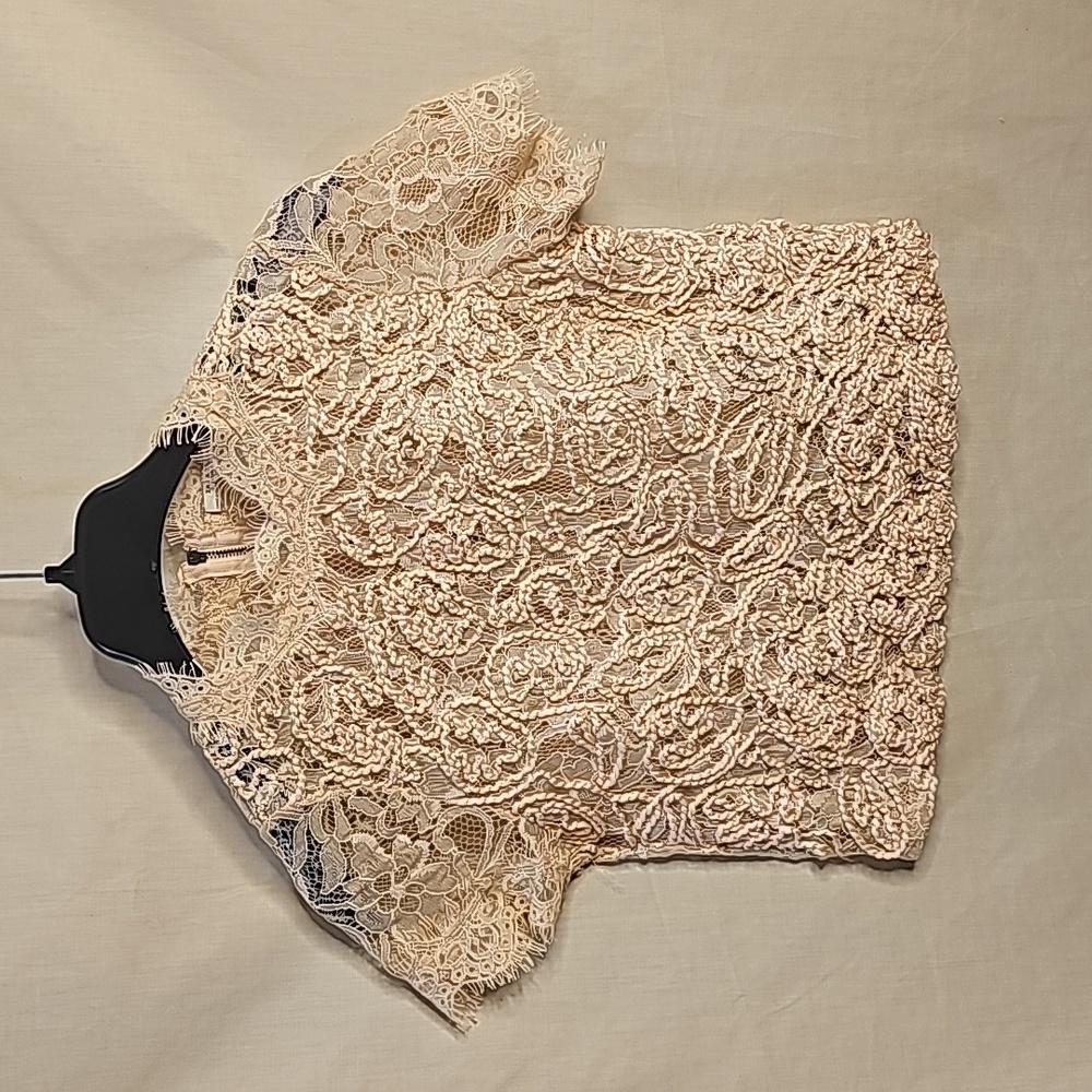 Zara Trafaluc women lace crop top, Size Small, Beige